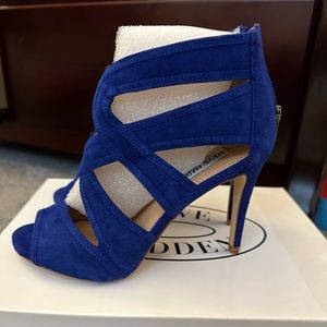 Never worn, Blue Suede heels